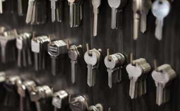 Sejfy na klucze i depozytory kluczy - sprawdź kiedy Twój biznes ich potrzebuje
