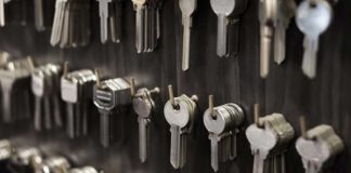 Sejfy na klucze i depozytory kluczy - sprawdź kiedy Twój biznes ich potrzebuje