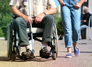 Czy osoba niepełnosprawna ma pierwszeństwo w kolejce do lekarza?