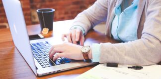 Kto sporządza plan finansowy szkoły?